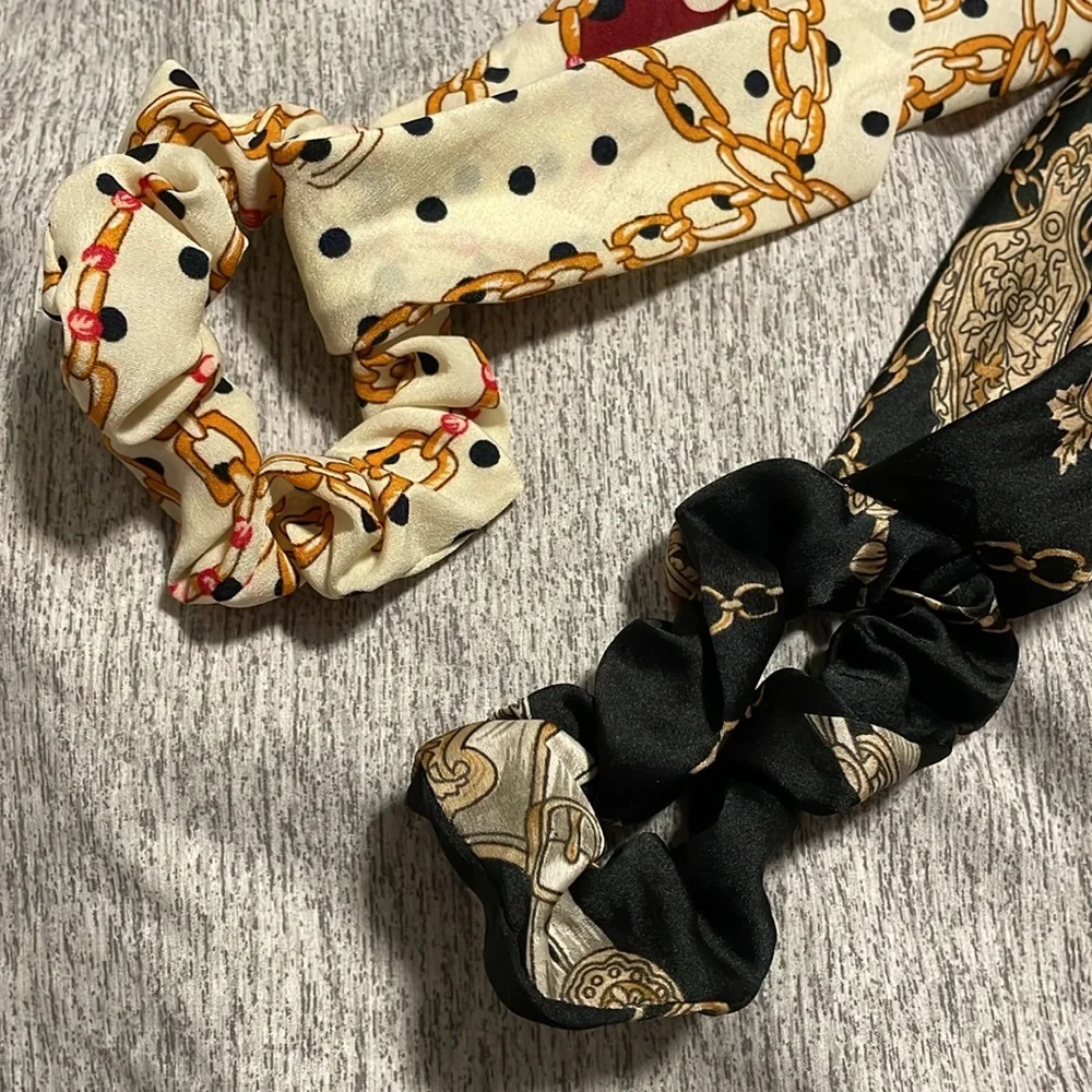 Elegant Chain Print Hair Scrunchies Set